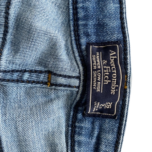 Abercrombie & Fitch distressed raw hem skinny jeans - Picture 5 of 5